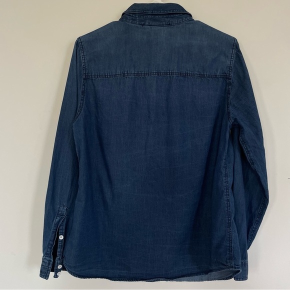 Torrid Taylor Medium Wash Denim Button-Down Shirt in 00 (Medium/Large Size 10) - Picture 12 of 16